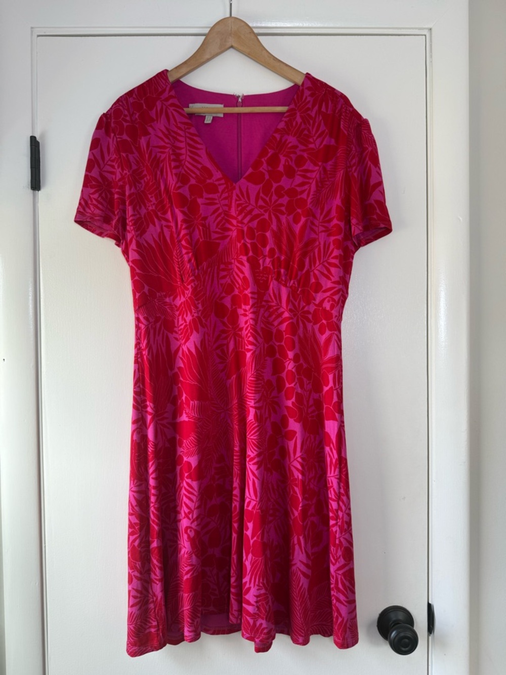 Hobbs Ann Floral Bird Jersey Dress Red Pink Short Sleeve Fit & Flare Size 12 - Picture 5 of 13